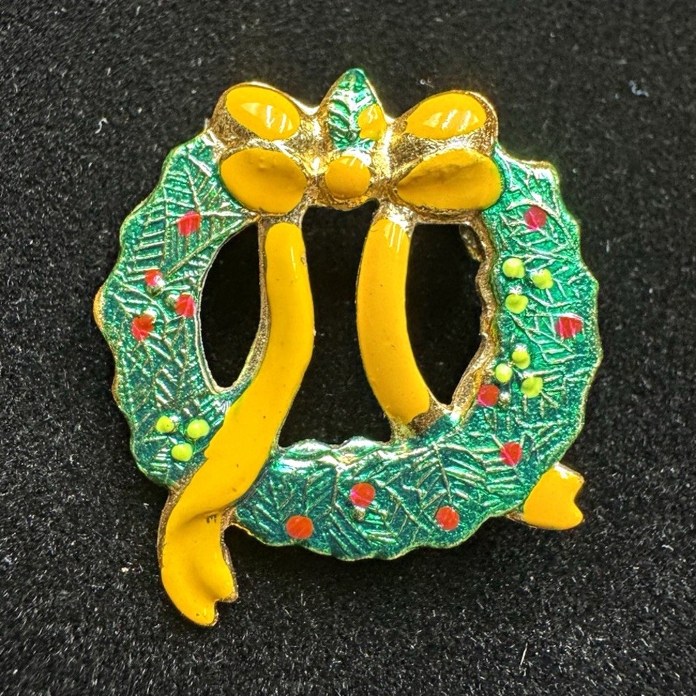 Green Yellow Red Enamel Metal Christmas Wreath Bow Brooch Pin